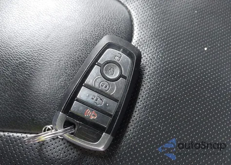 2018 Ford Fusion Hybrid Titanium из США, поврежденный, VIN 3FA6P0RU9JR124190